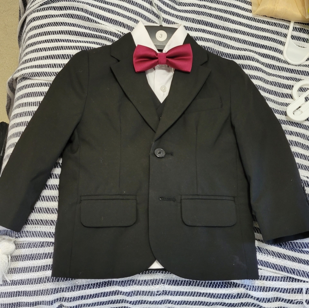 Boy Suit with vest, shirt and bowtie - 3T